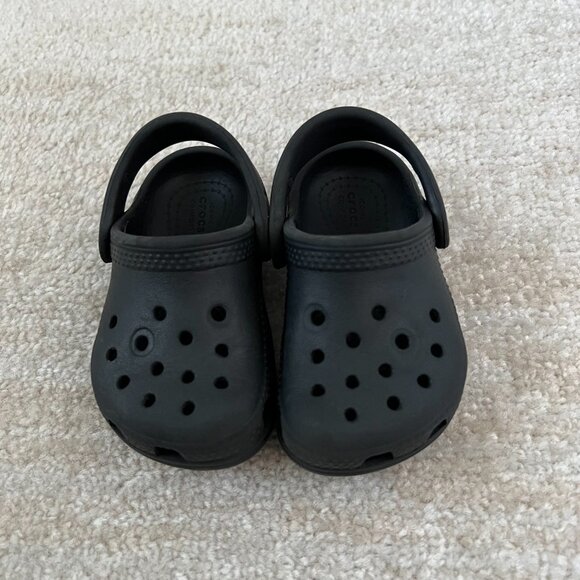 Crocs Toddler Black Clogs Shoes C5 - Picture 2 of 7